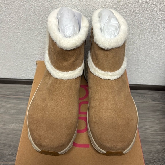 Ryka Made For Women Devotion Max Winter Boot Ankle (WIDE) - Picture 4 of 7